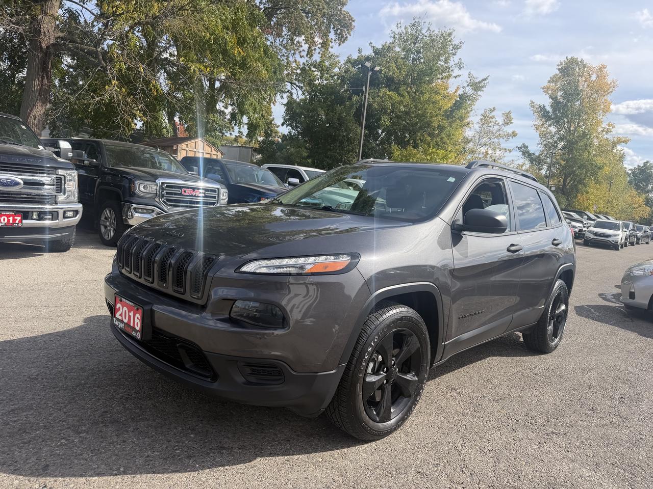 2016 Jeep Cherokee Altitude | 4WD | Clean CARFAX Photo