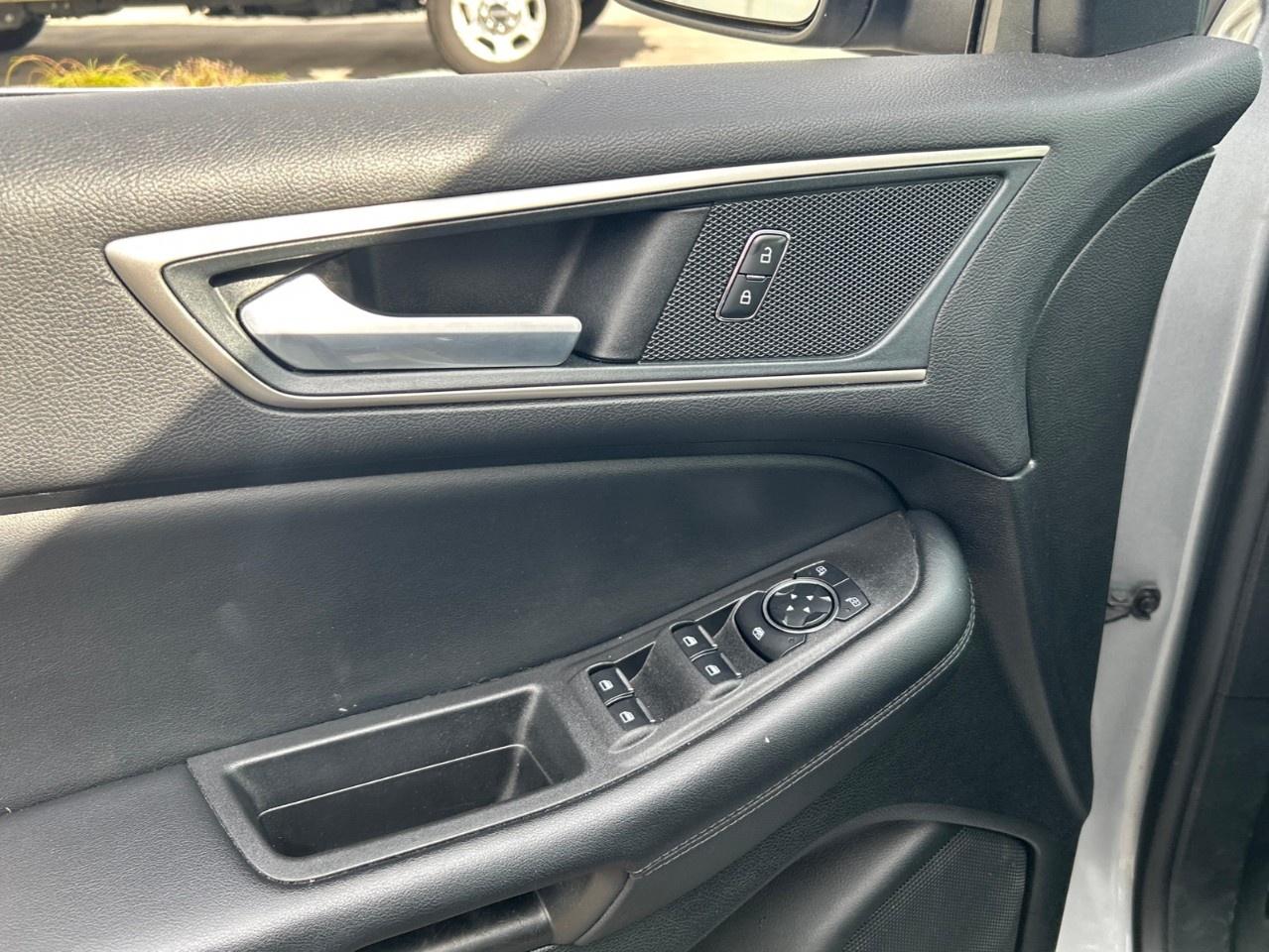 2024 Ford Edge SEL AWD Photo4