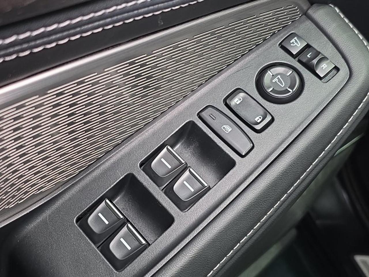 2024 Acura MDX ADVANCE Photo