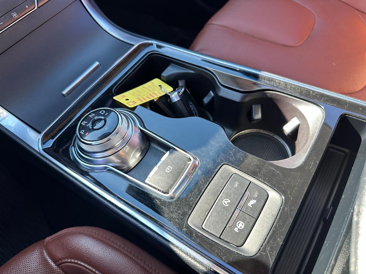 2019 Ford Edge TitaniumAWD HTD/CLD-LTHR PanoRoof NAV ParkAssist Photo