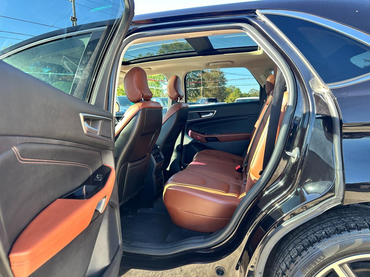 2019 Ford Edge TitaniumAWD HTD/CLD-LTHR PanoRoof NAV ParkAssist Photo