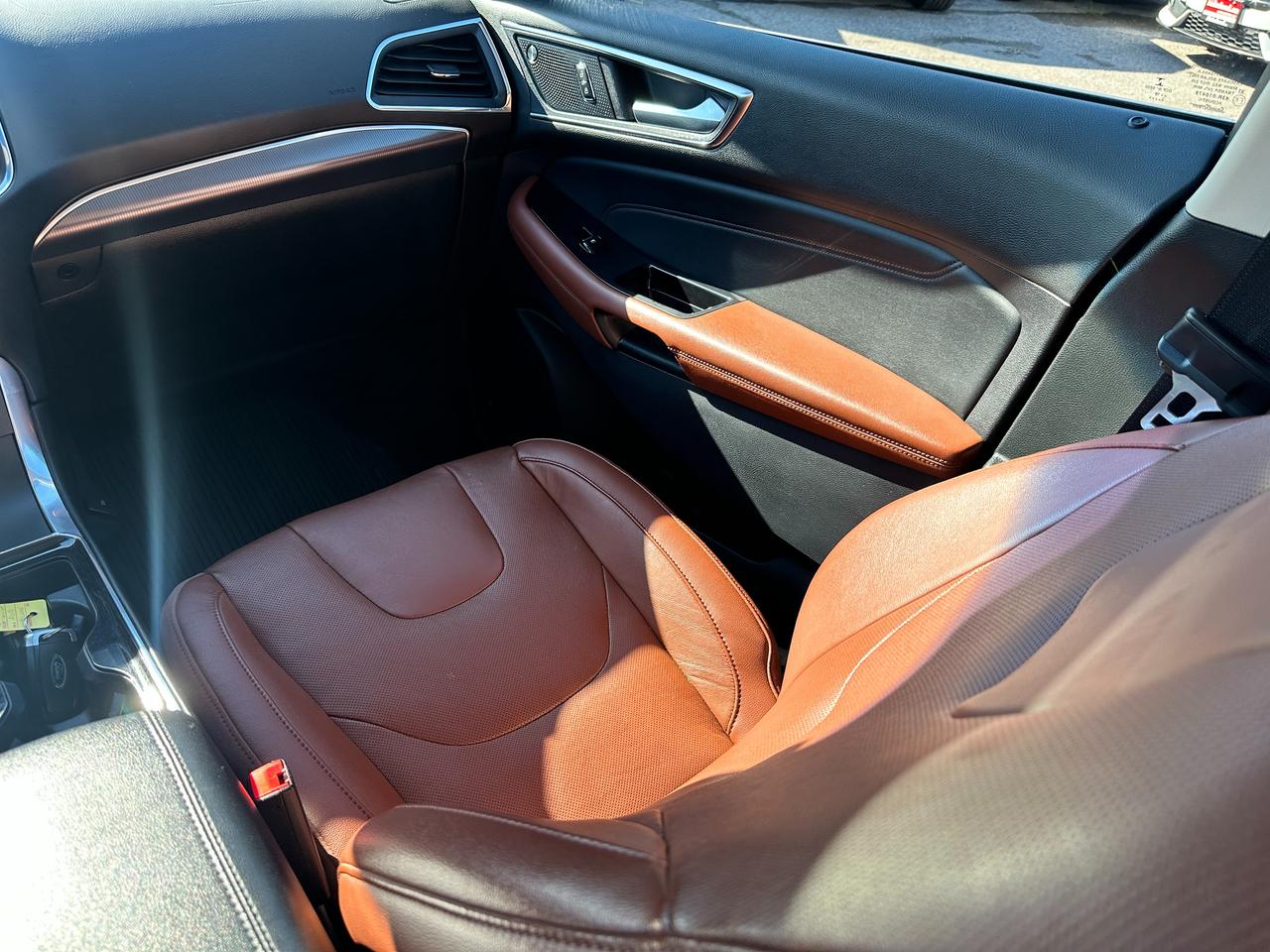 2019 Ford Edge TitaniumAWD HTD/CLD-LTHR PanoRoof NAV ParkAssist Photo