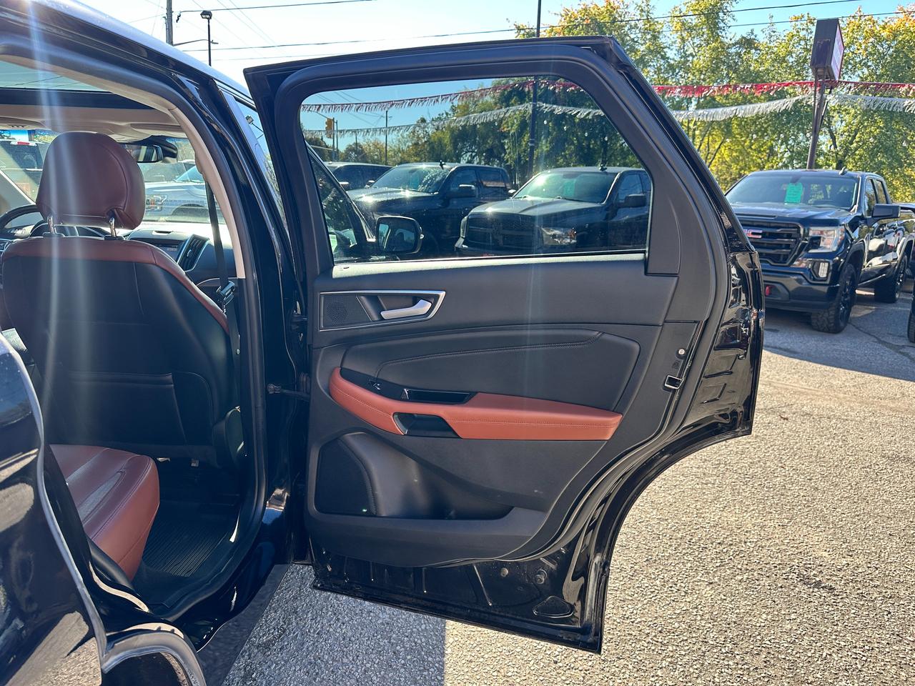 2019 Ford Edge TitaniumAWD HTD/CLD-LTHR PanoRoof NAV ParkAssist Photo