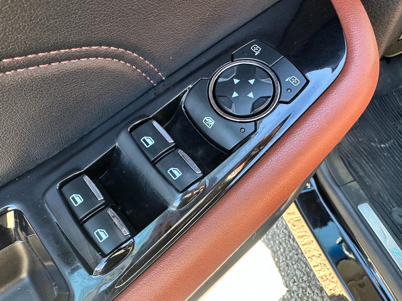 2019 Ford Edge TitaniumAWD HTD/CLD-LTHR PanoRoof NAV ParkAssist Photo
