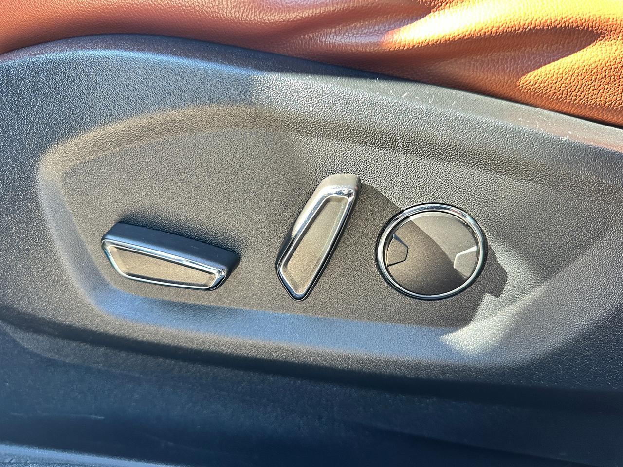 2019 Ford Edge TitaniumAWD HTD/CLD-LTHR PanoRoof NAV ParkAssist Photo