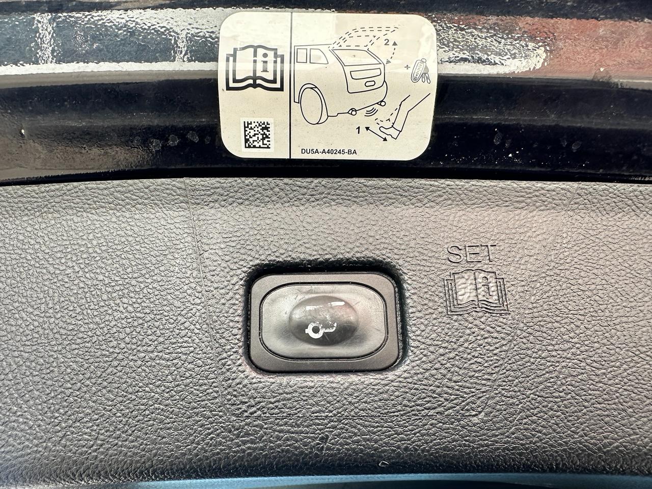 2019 Ford Edge TitaniumAWD HTD/CLD-LTHR PanoRoof NAV ParkAssist Photo