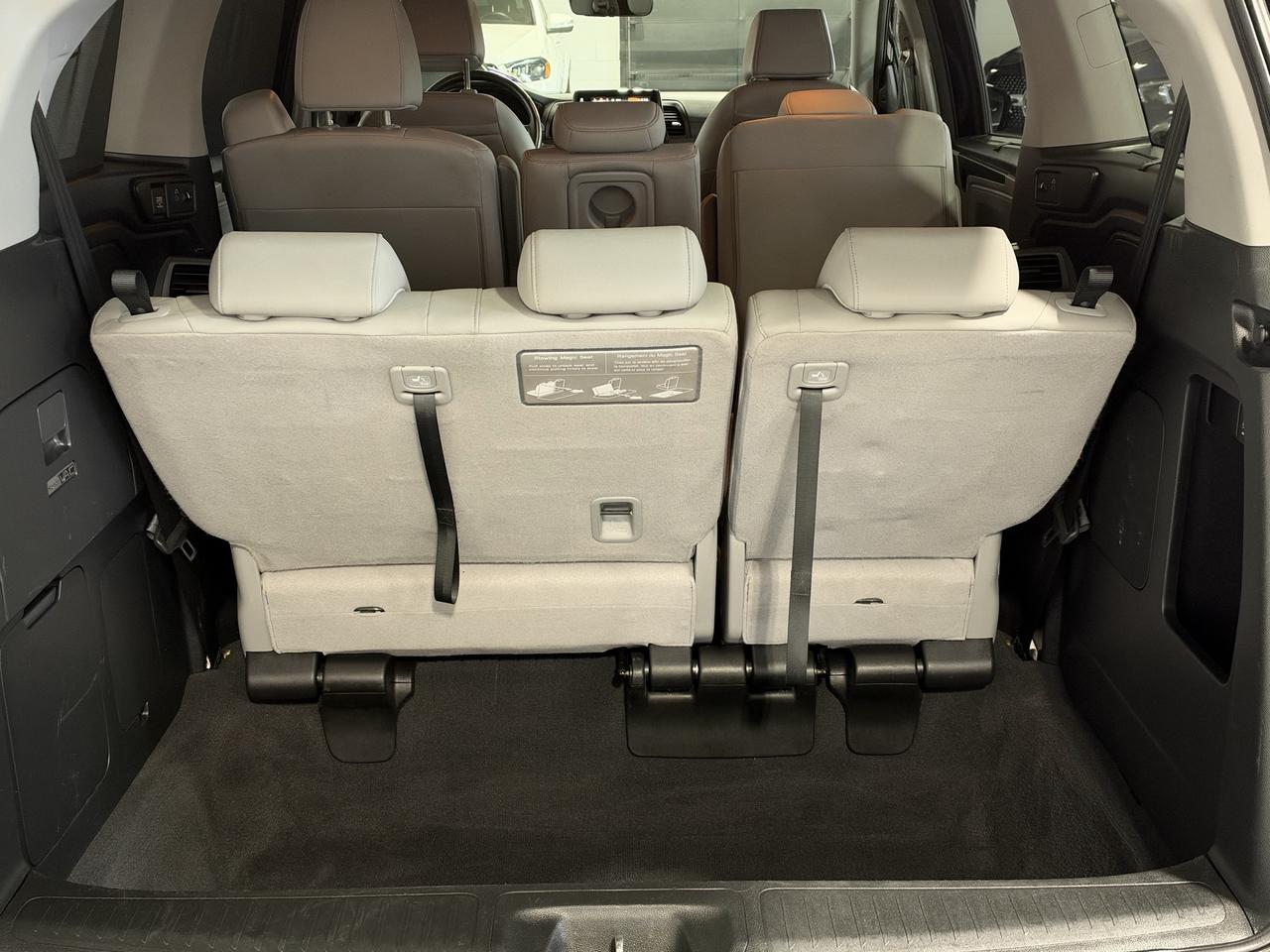 2018 Honda Odyssey Touring 8Pass, DVDs, Power Doors Photo