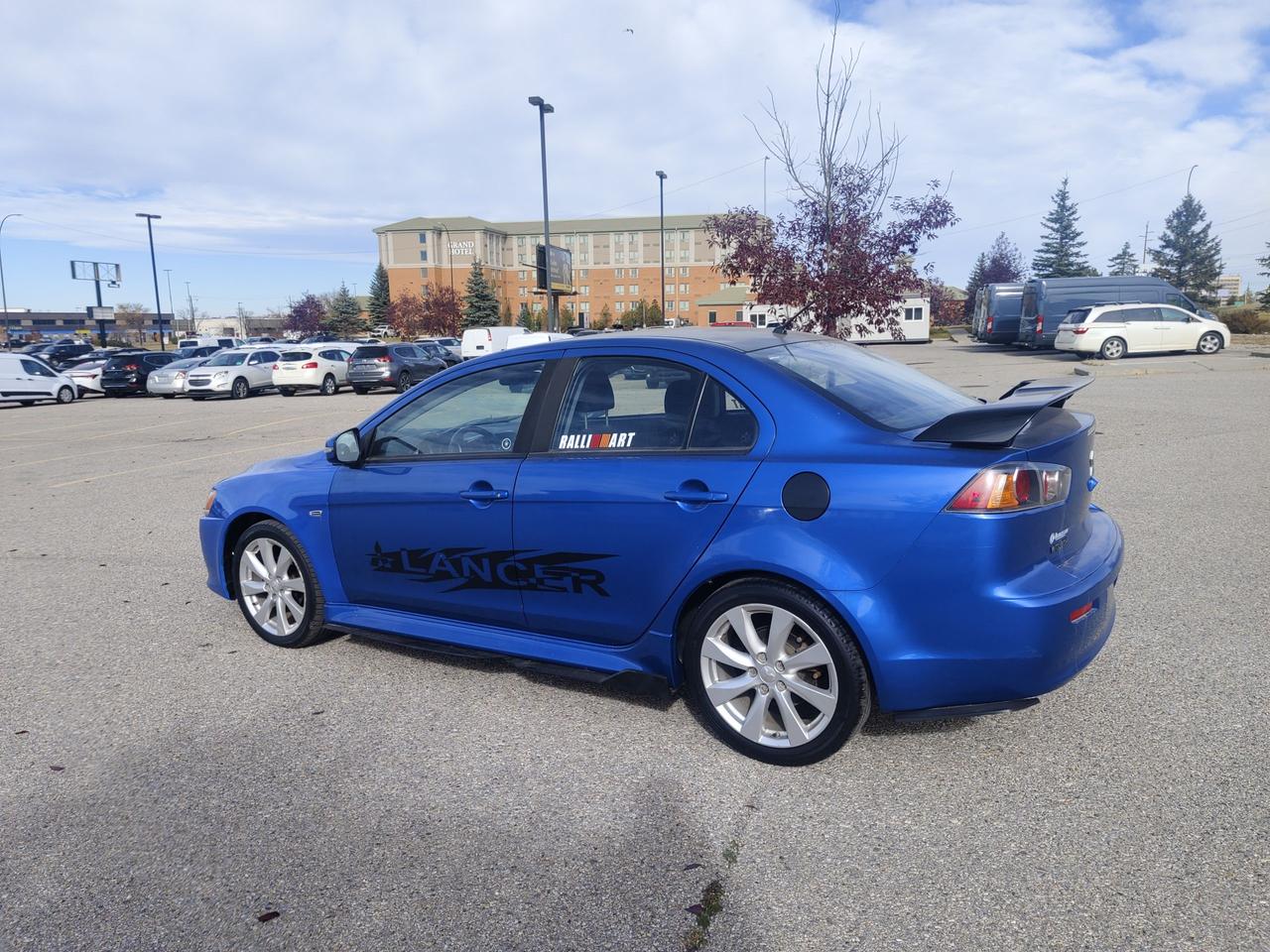 2017 Mitsubishi Lancer ES Photo