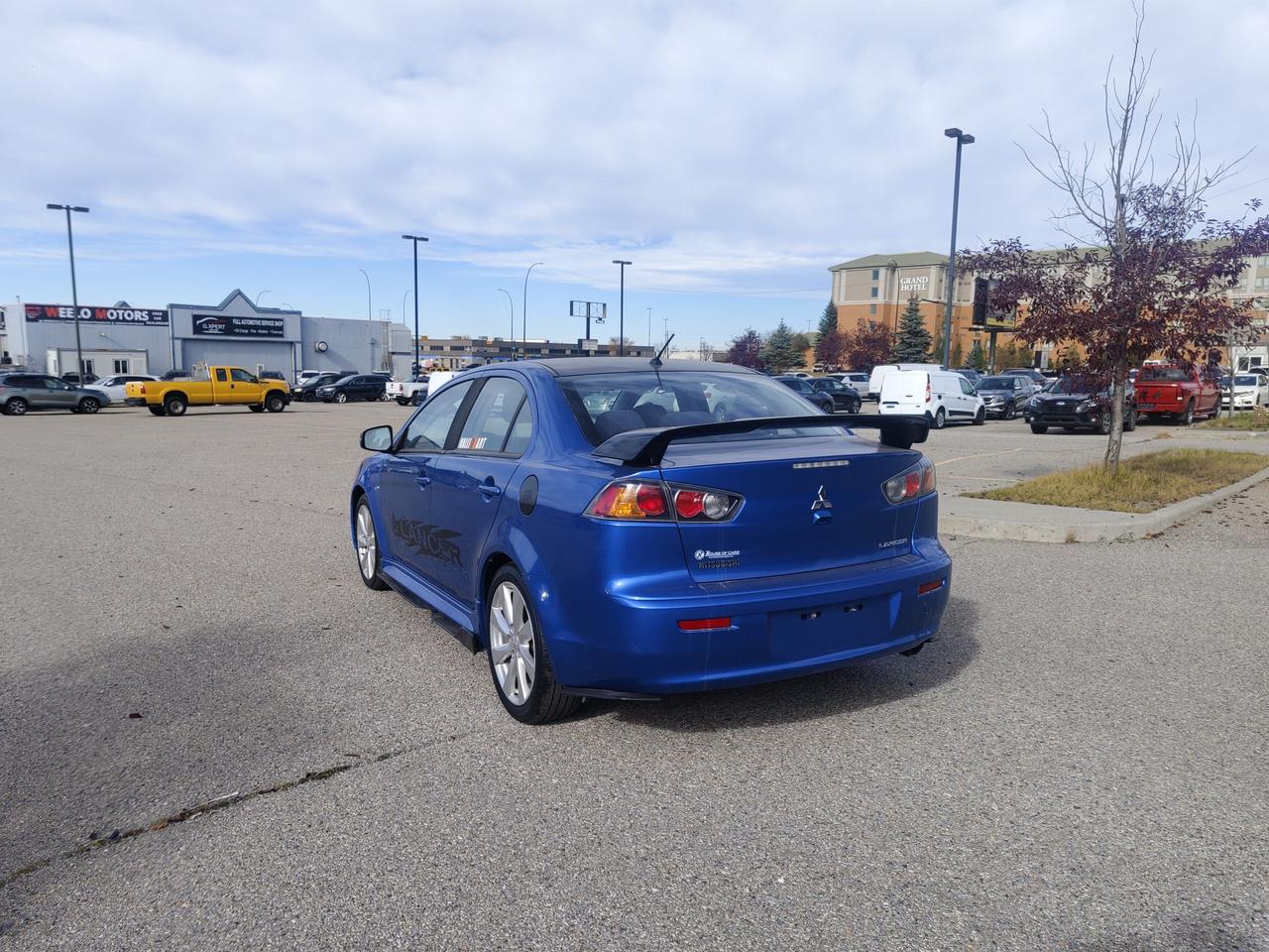 2017 Mitsubishi Lancer ES - Photo #4