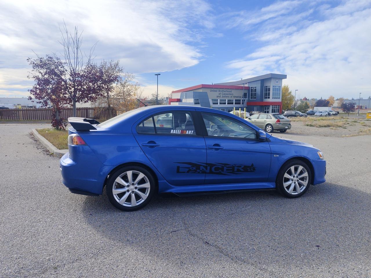 2017 Mitsubishi Lancer ES Photo