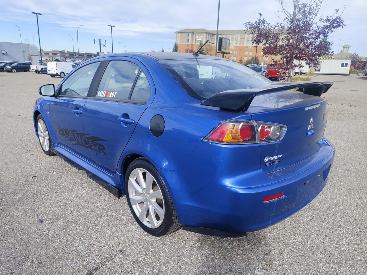 2017 Mitsubishi Lancer ES Photo