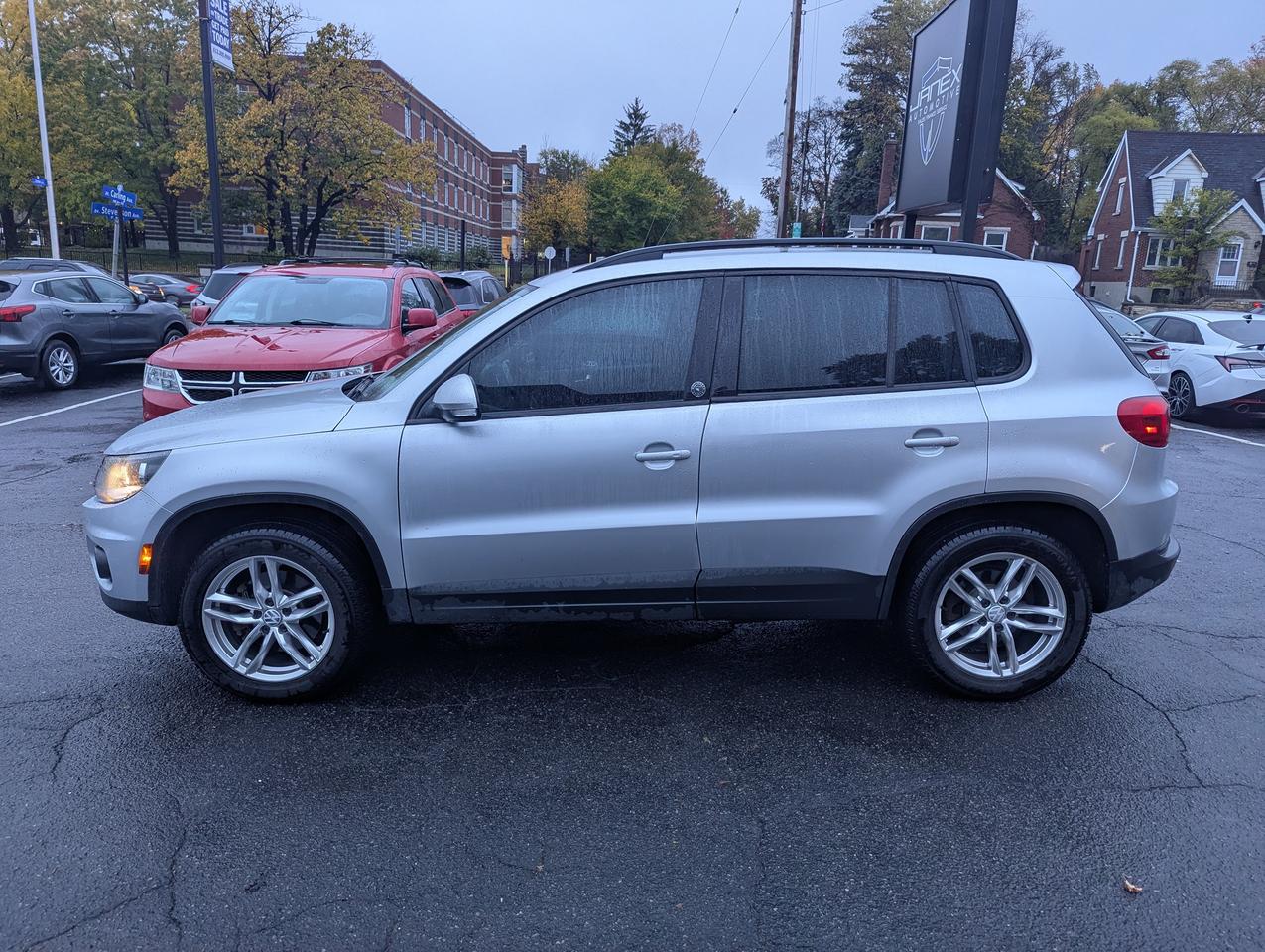 2017 Volkswagen Tiguan Wolfsburg Edition Photo1