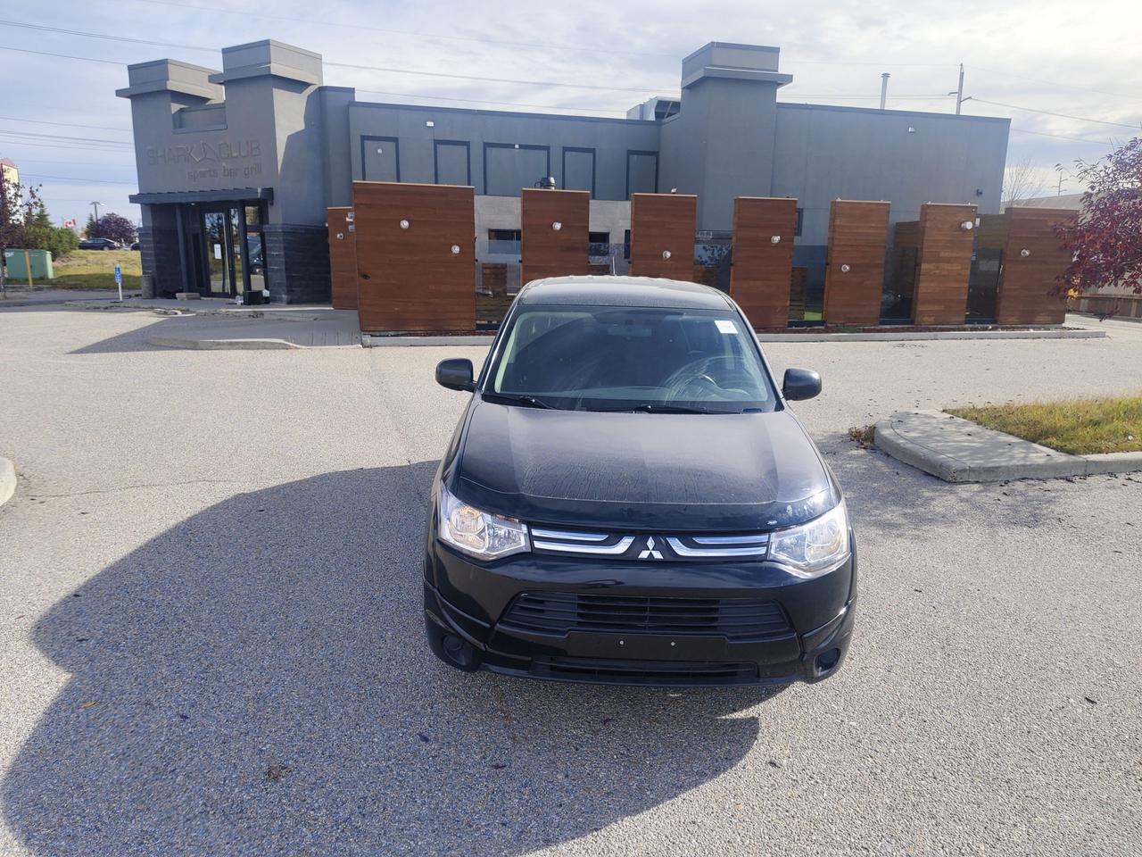 2014 Mitsubishi Outlander ES - Photo #9