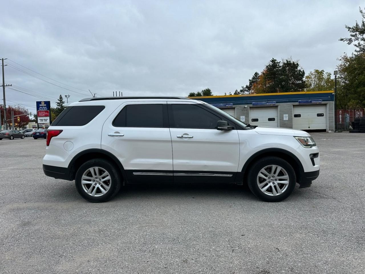 2018 Ford Explorer * 4X4 * NO ACCIDENTS XLT Photo