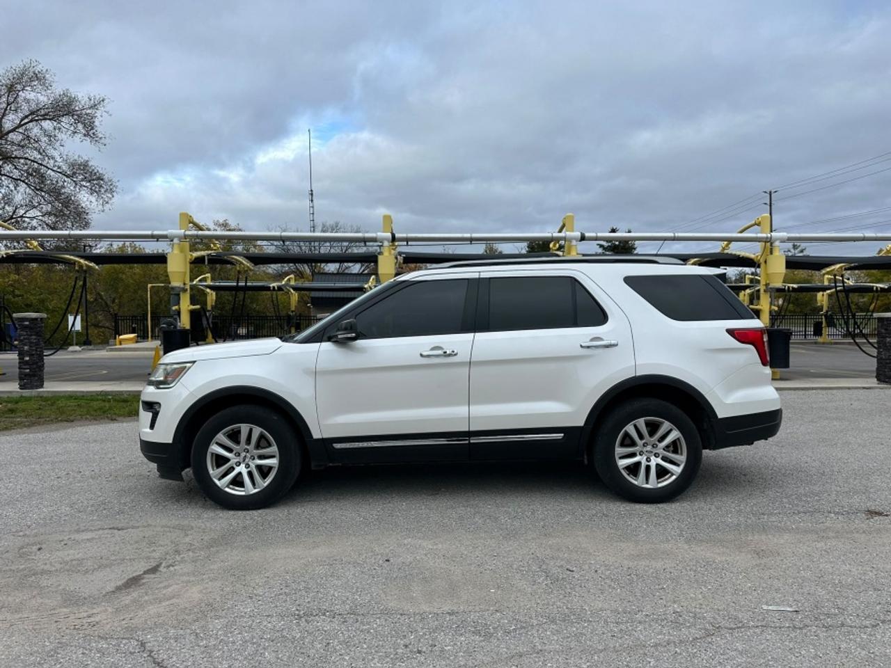 2018 Ford Explorer * 4X4 * NO ACCIDENTS XLT Photo