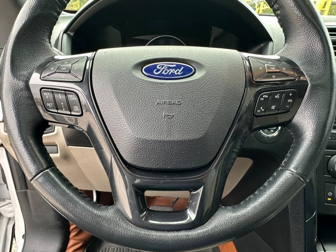 2018 Ford Explorer * 4X4 * NO ACCIDENTS XLT Photo