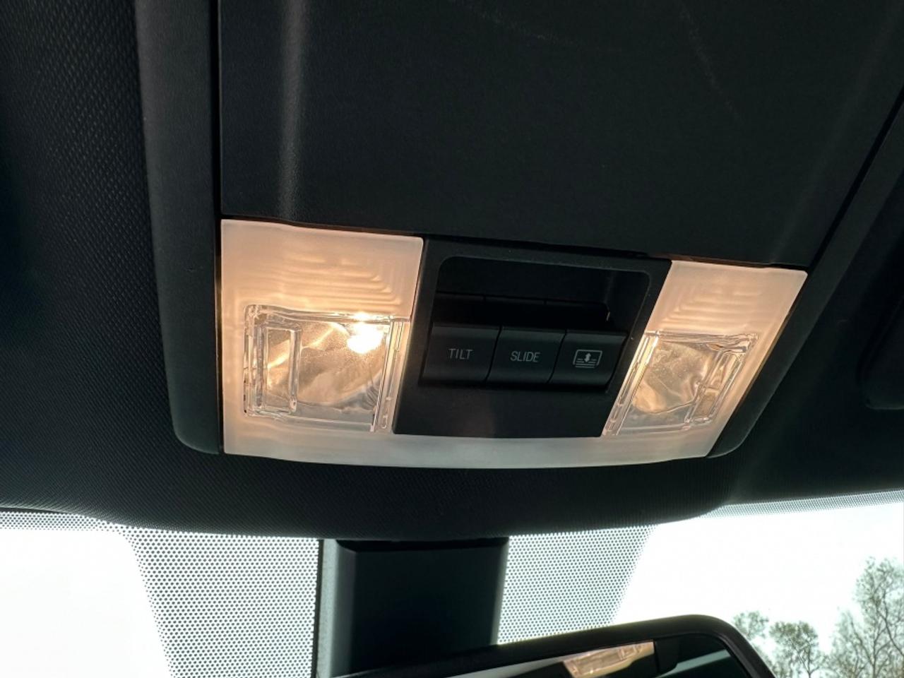 2018 Ford Explorer * 4X4 * NO ACCIDENTS XLT Photo