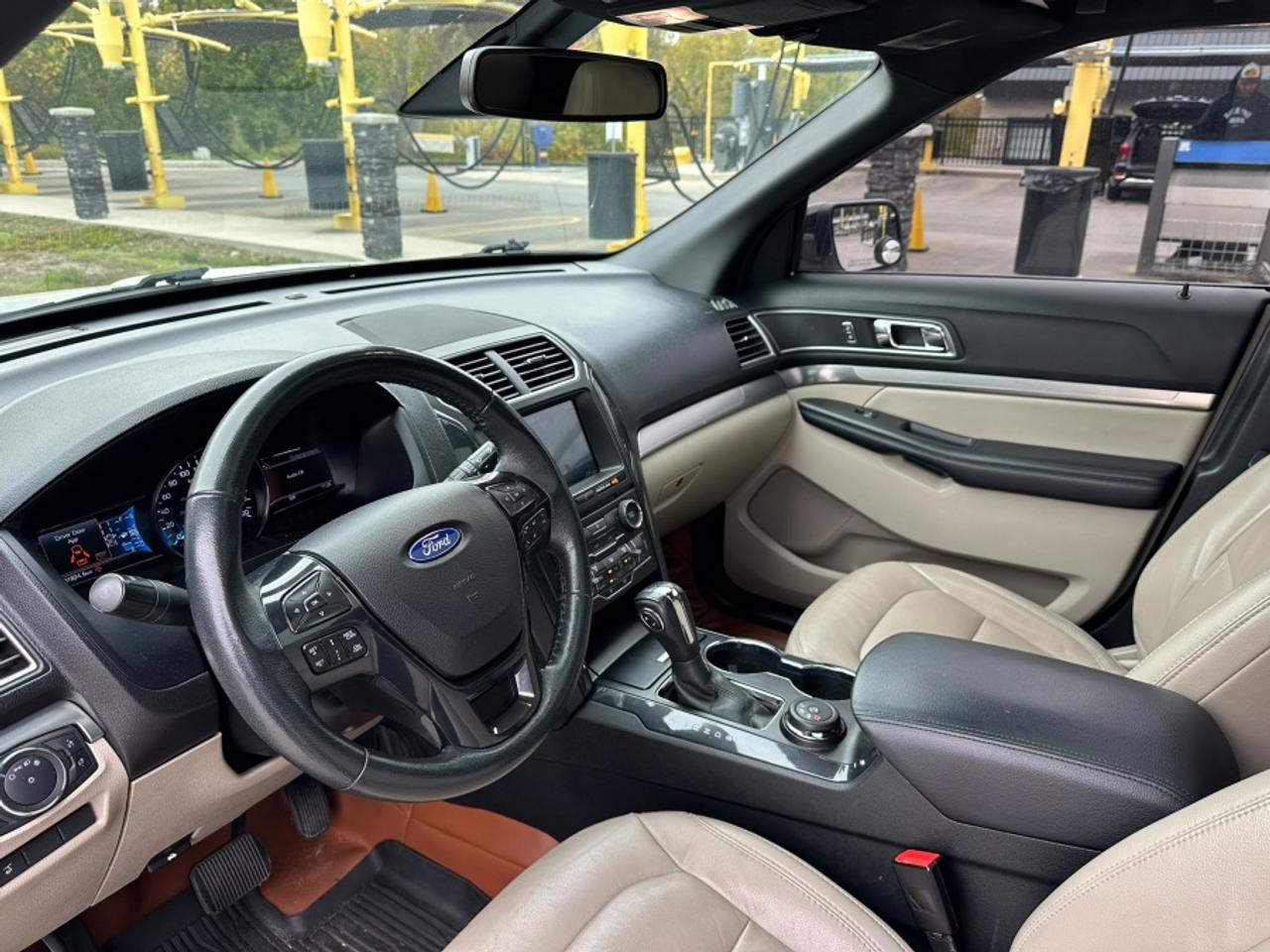 2018 Ford Explorer * 4X4 * NO ACCIDENTS XLT Photo