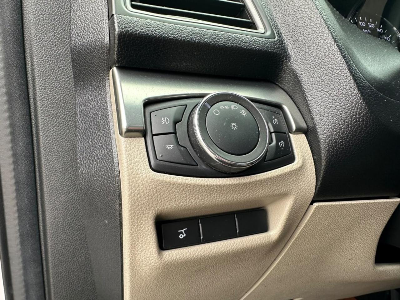 2018 Ford Explorer * 4X4 * NO ACCIDENTS XLT Photo