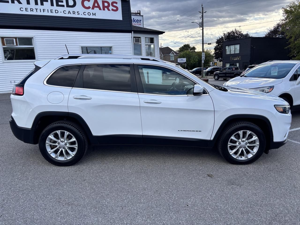 2019 Jeep Cherokee North ** V6, BACK CAM, BLUETOOTH ** Photo