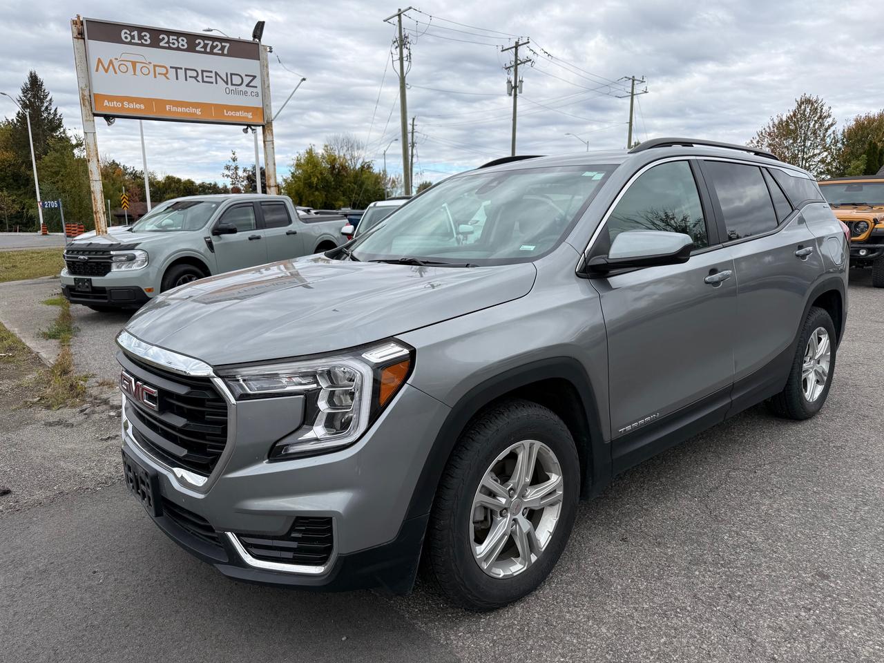 2024 GMC Terrain SLE CarPlay! Heat Seats! AutoStart! Photo