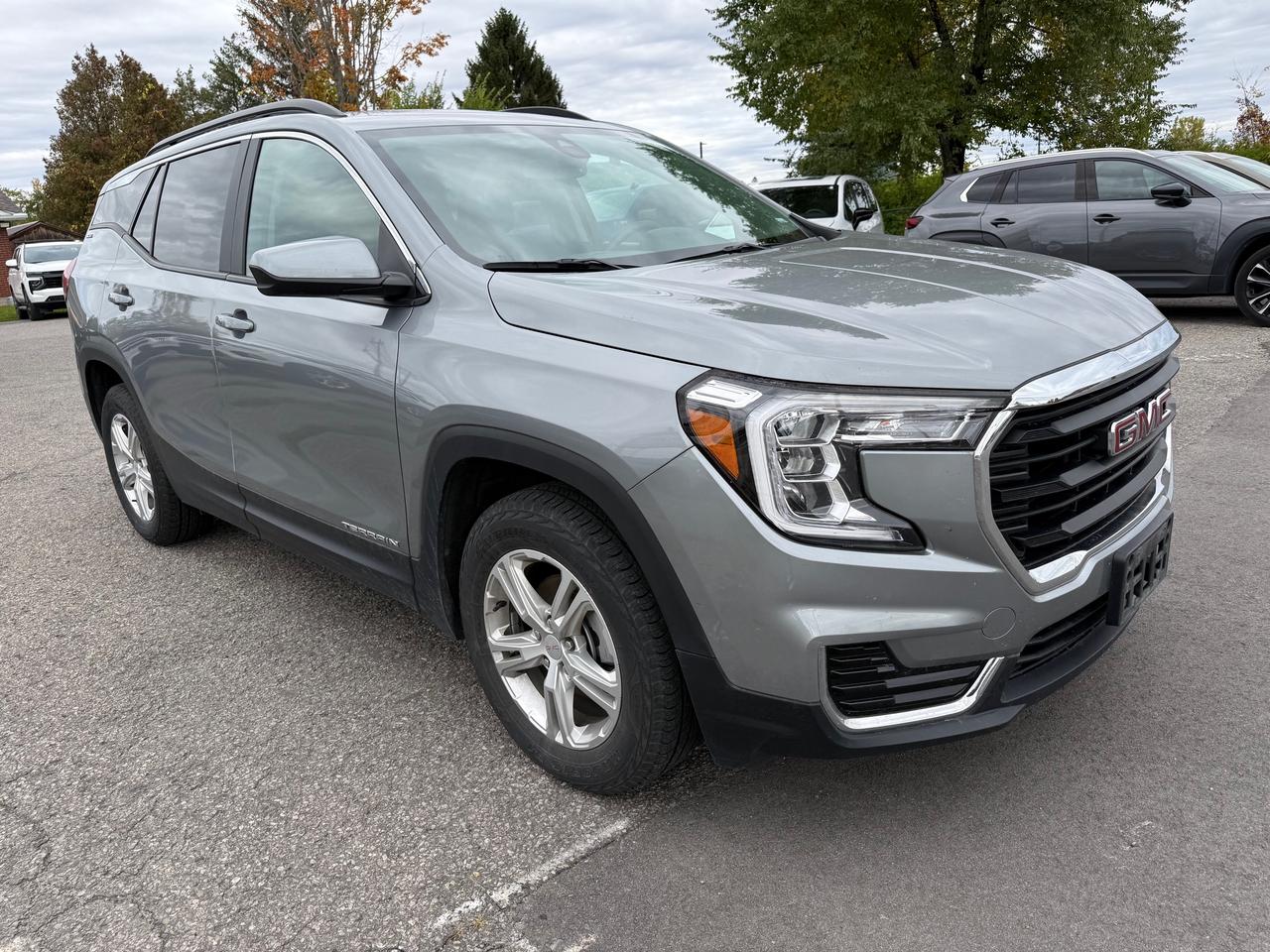 2024 GMC Terrain SLE CarPlay! Heat Seats! AutoStart! Photo