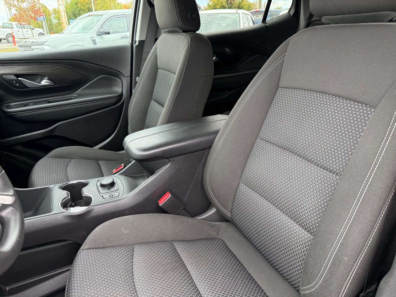 2024 GMC Terrain SLE CarPlay! Heat Seats! AutoStart! Photo