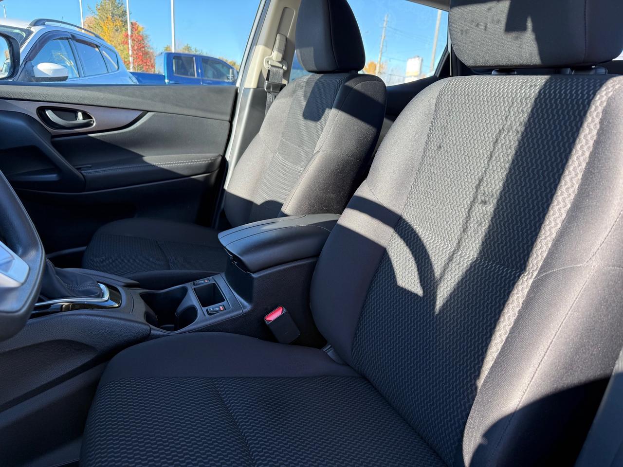 2023 Nissan Qashqai Heated Seats! CarPlay! Photo