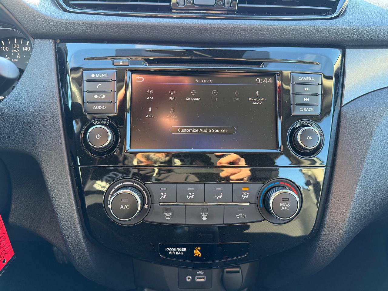 2023 Nissan Qashqai Heated Seats! CarPlay! Photo