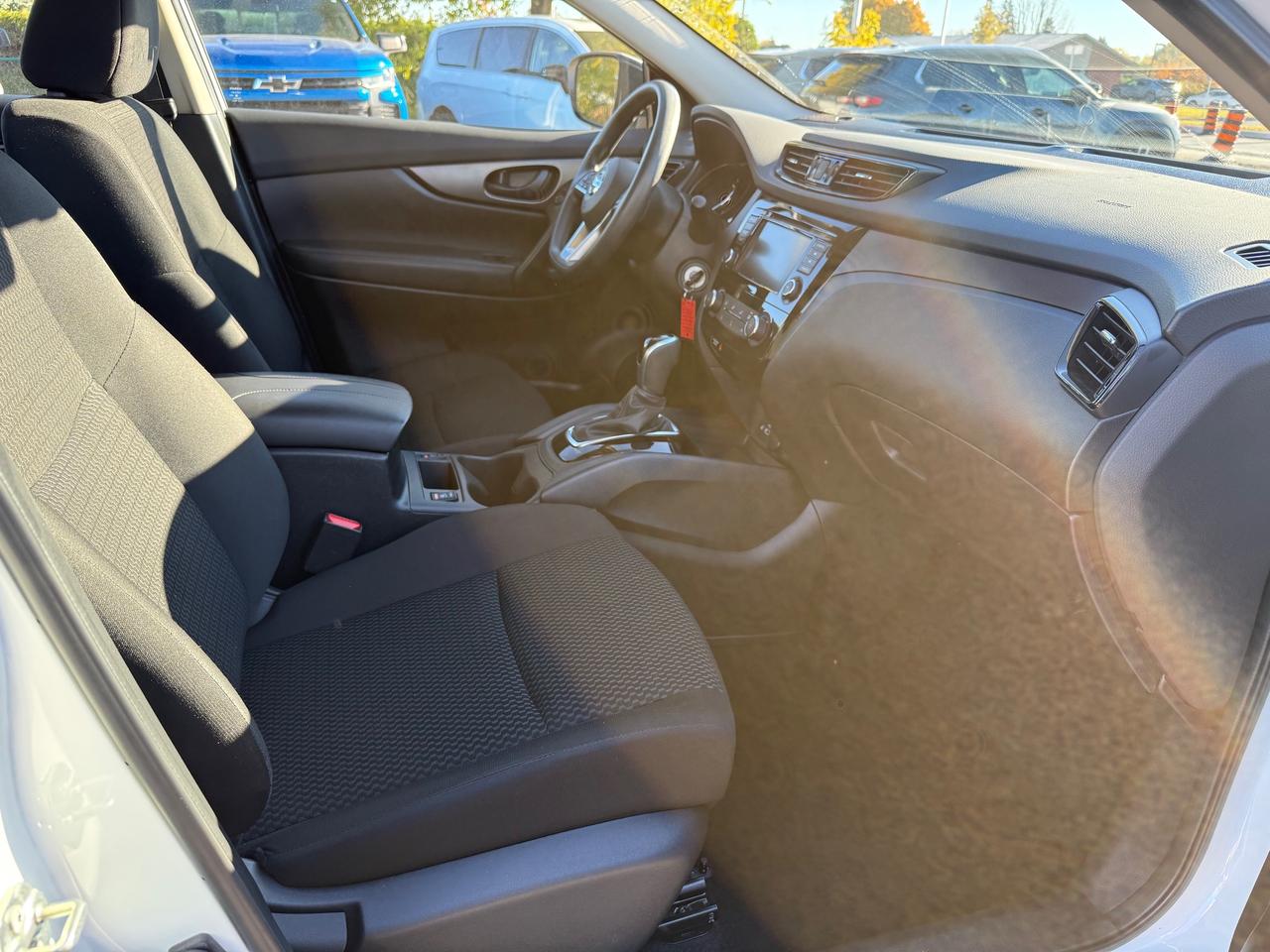 2023 Nissan Qashqai Heated Seats! CarPlay! Photo
