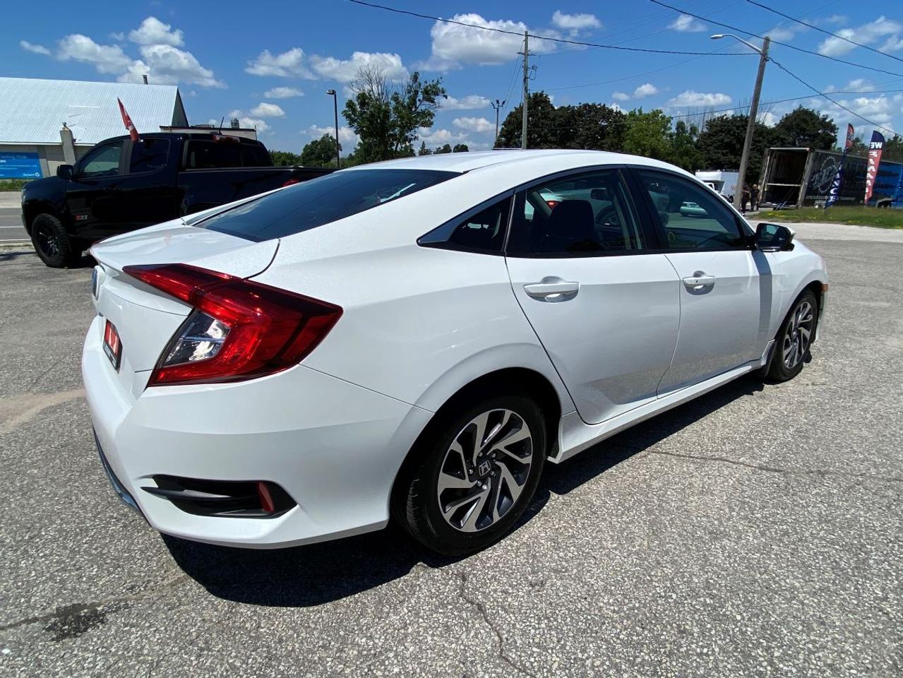2019 Honda Civic EX WITH SUNROOF!! Photo4