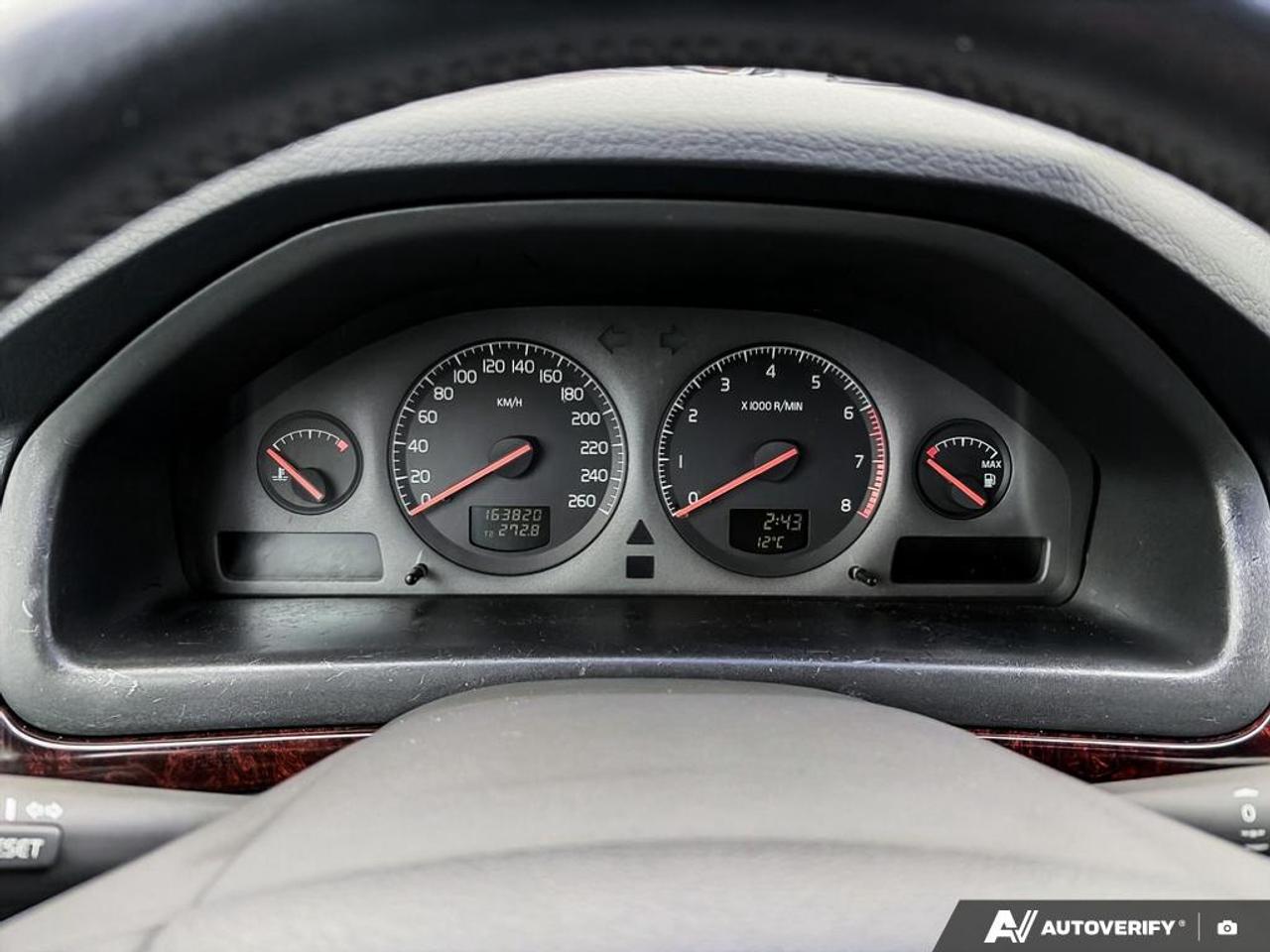 2001 Volvo S80 T6 A SR|NO ACCIDENTS|LOW KM|12 SVC RECORDS Photo