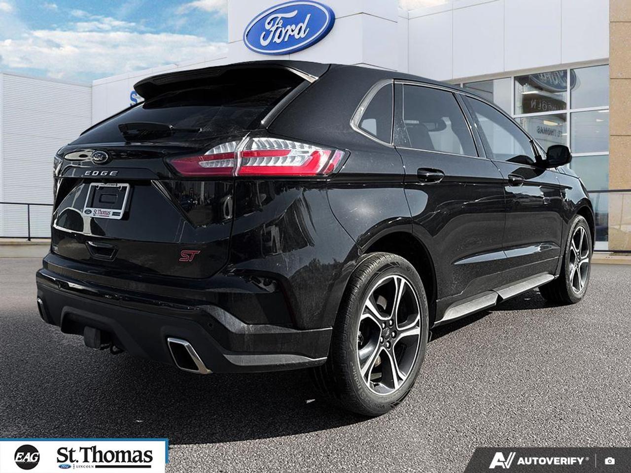2022 Ford Edge ST Photo3