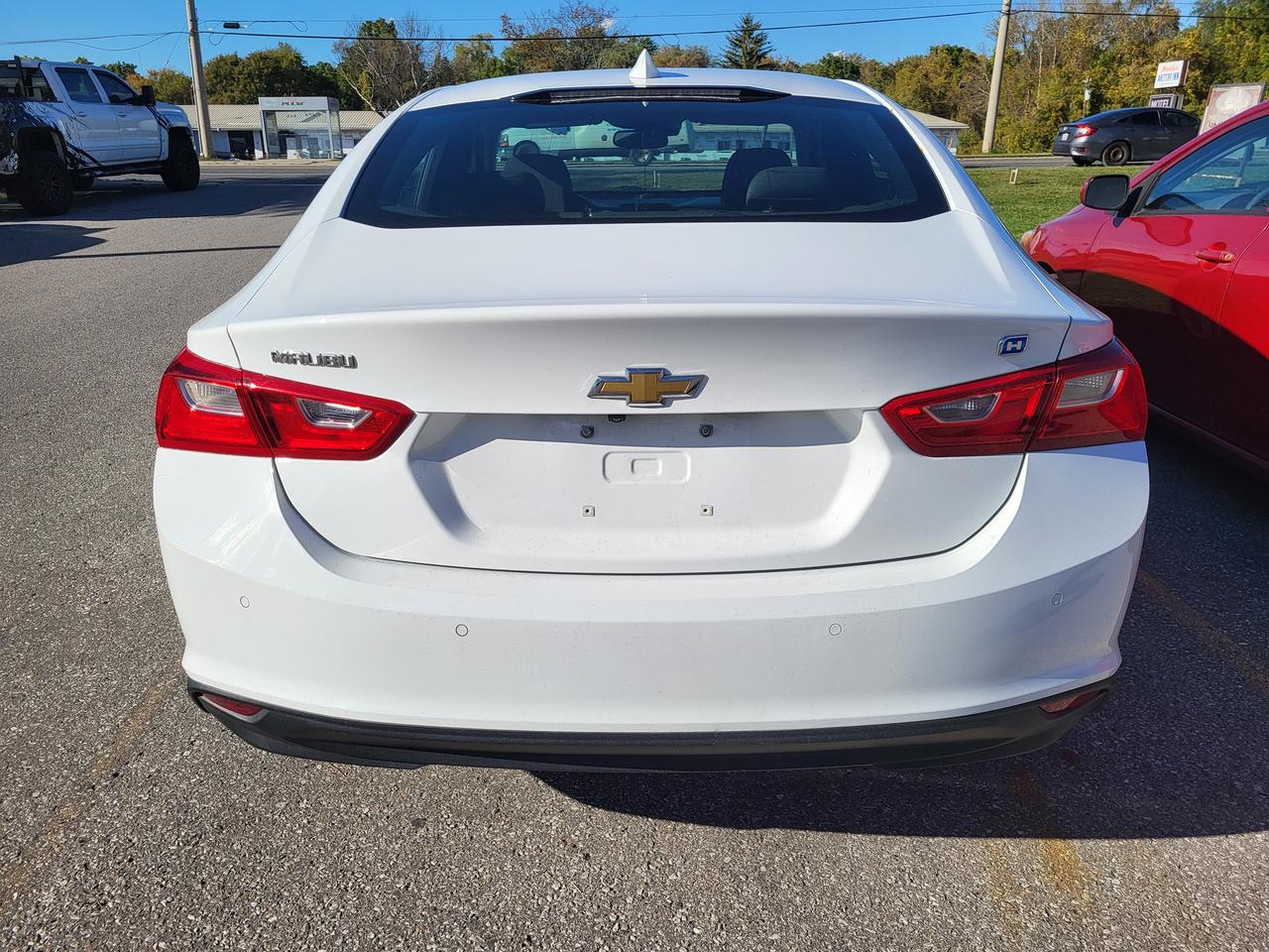 2018 Chevrolet Malibu HYBRID Photo2