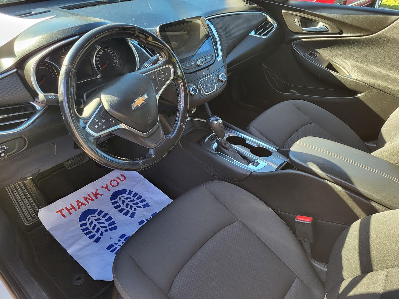 2018 Chevrolet Malibu HYBRID Photo4