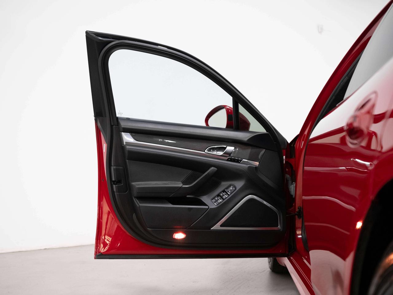 2015 Porsche Panamera GTS | BURMESTER | PREMIUM PKG | 20 IN Photo