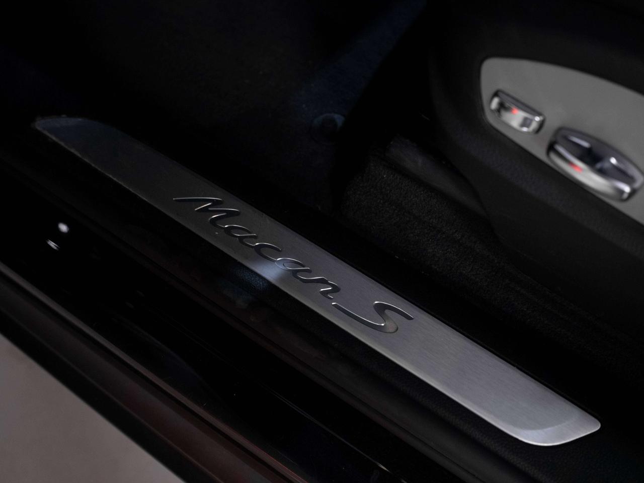 2018 Porsche Macan S | PREMIUM PLUS | 21 IN Photo