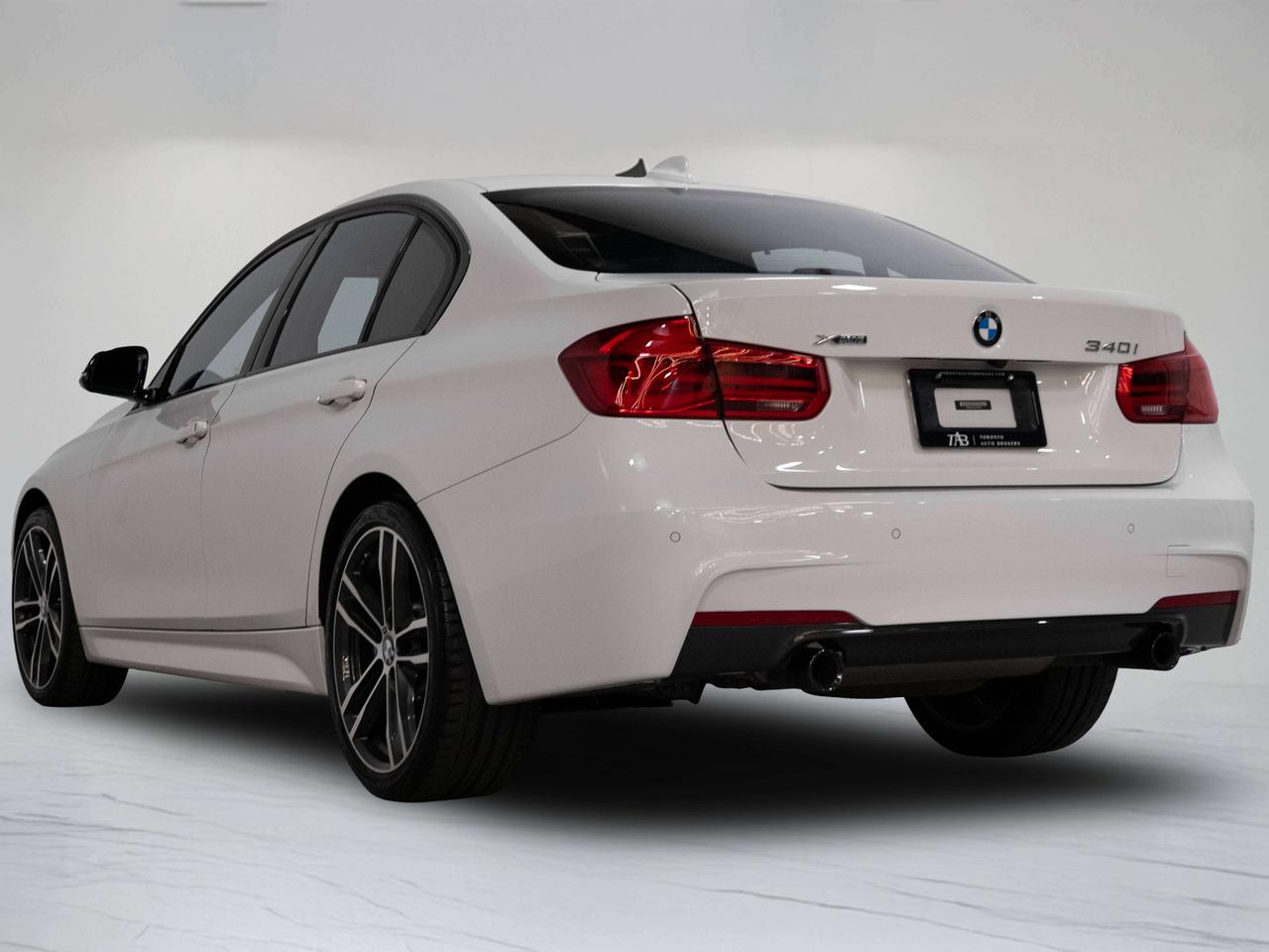 2018 BMW 3 Series XDRIVE | M PERFORMANCE | PREMIUM ENHANCE | LOW KMS Photo4