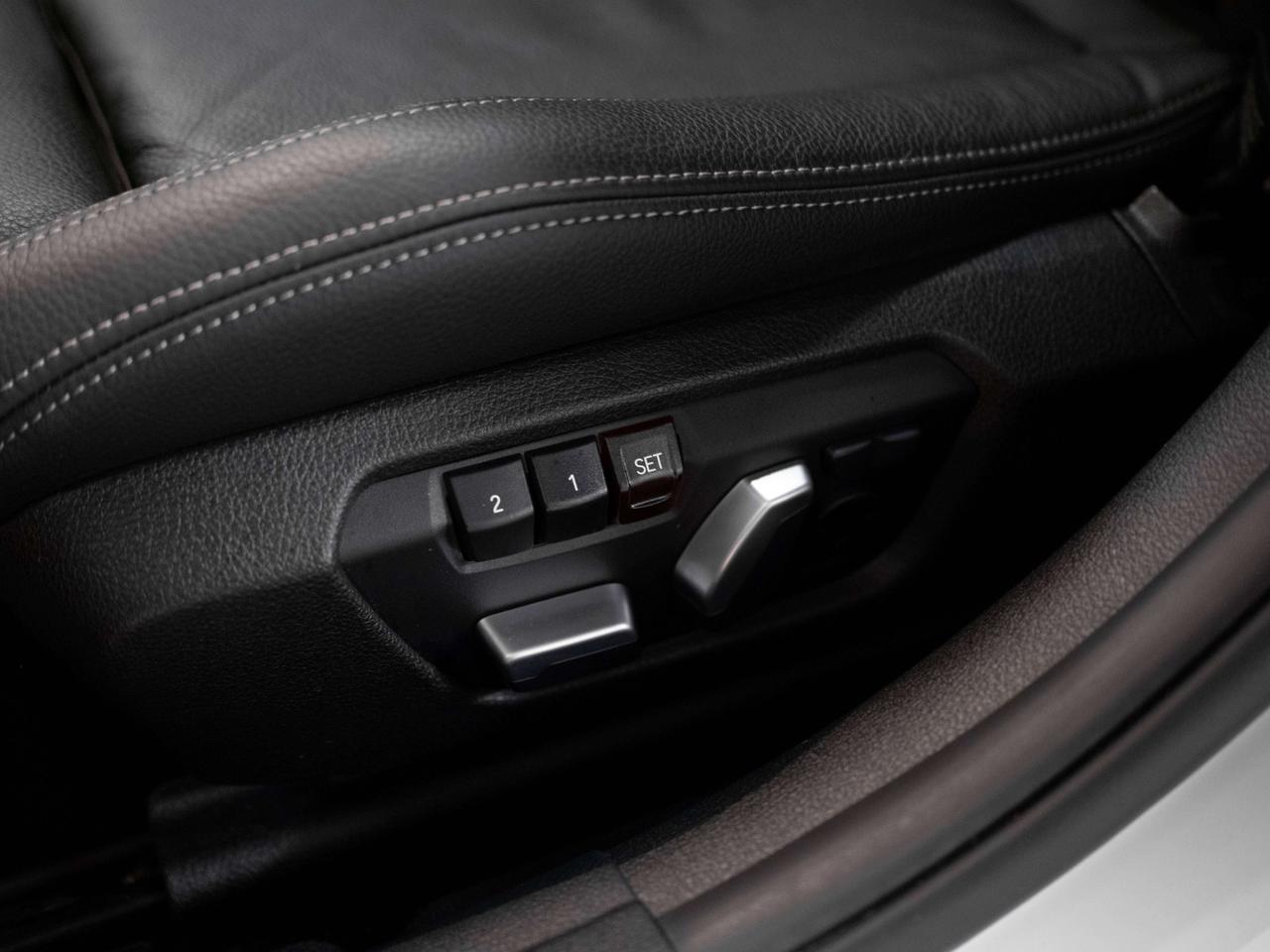 2018 BMW 3 Series XDRIVE | M PERFORMANCE | PREMIUM ENHANCE | LOW KMS Photo