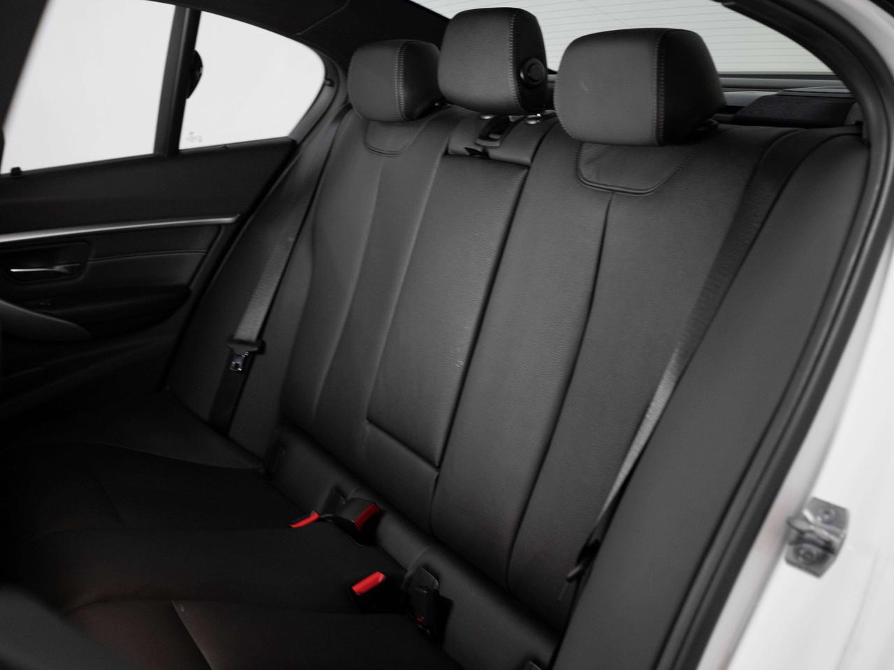 2018 BMW 3 Series XDRIVE | M PERFORMANCE | PREMIUM ENHANCE | LOW KMS Photo