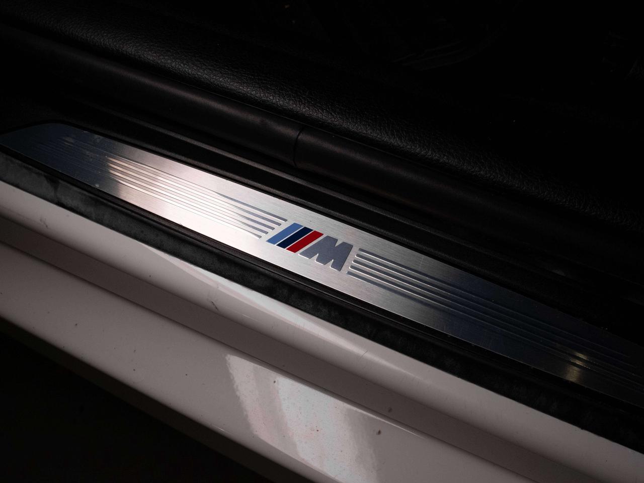 2018 BMW 3 Series XDRIVE | M PERFORMANCE | PREMIUM ENHANCE | LOW KMS Photo