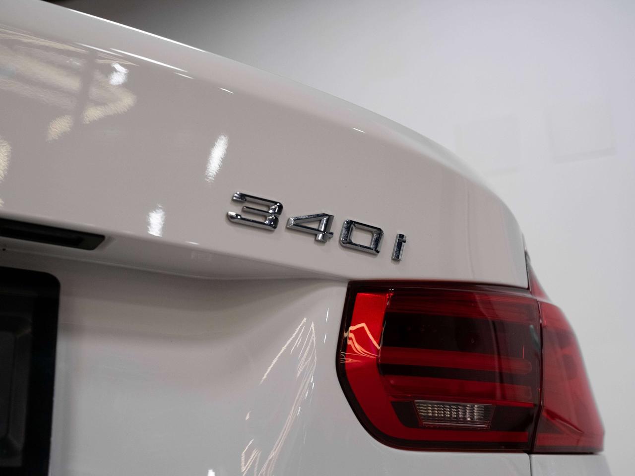 2018 BMW 3 Series XDRIVE | M PERFORMANCE | PREMIUM ENHANCE | LOW KMS Photo