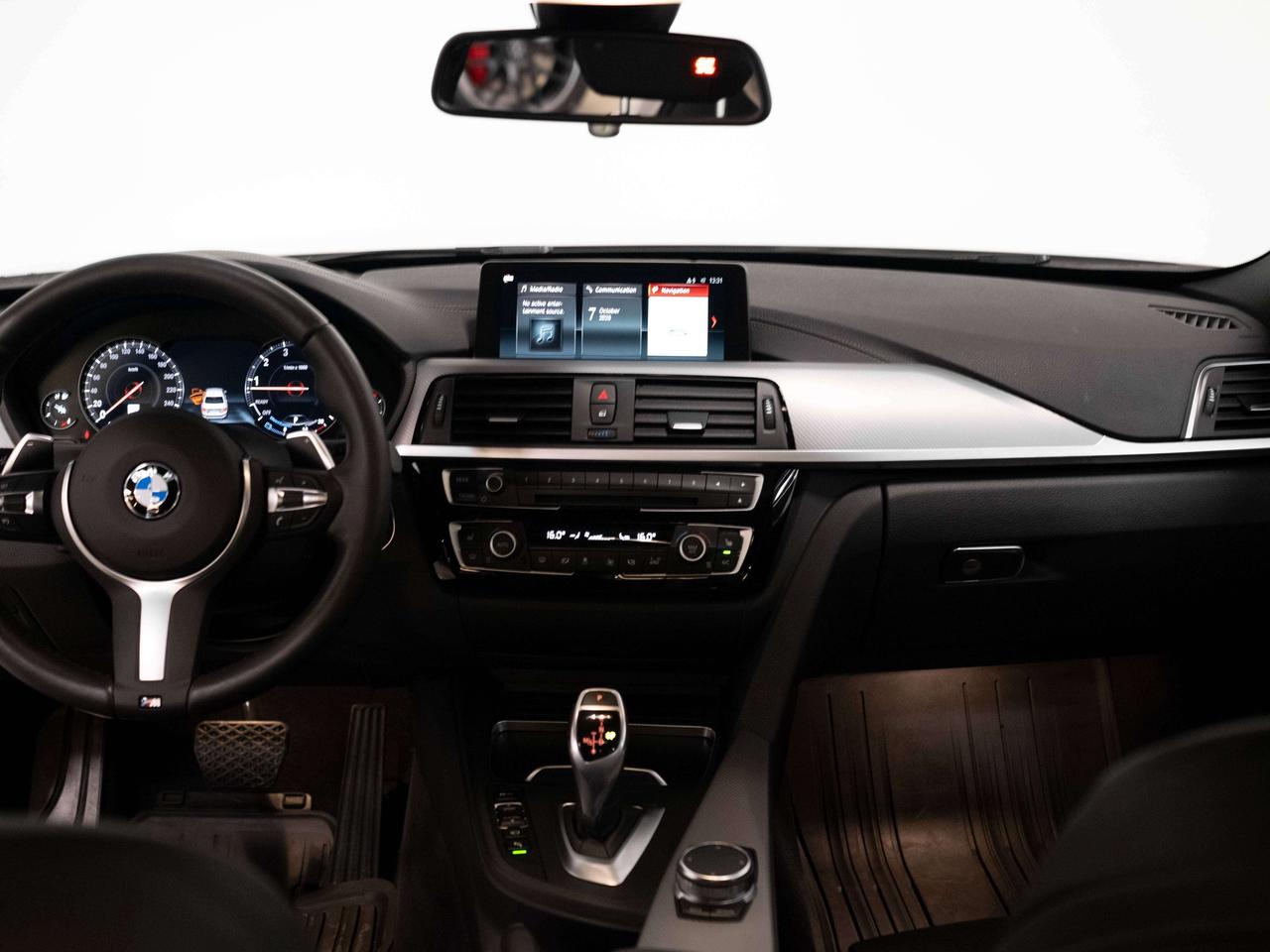 2018 BMW 3 Series XDRIVE | M PERFORMANCE | PREMIUM ENHANCE | LOW KMS Photo