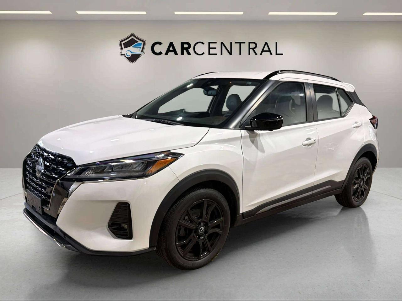 2024 Nissan Kicks SR| CLEAN CARFAX| BLIND SPOT| REMOTE START Photo