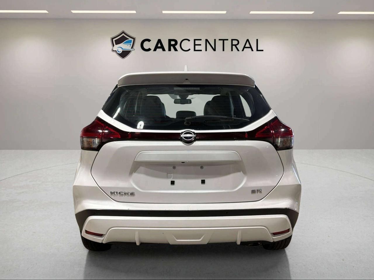 2024 Nissan Kicks SR| CLEAN CARFAX| BLIND SPOT| REMOTE START Photo