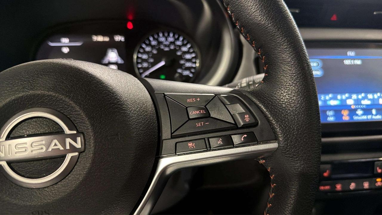 2024 Nissan Kicks SR| CLEAN CARFAX| BLIND SPOT| REMOTE START Photo