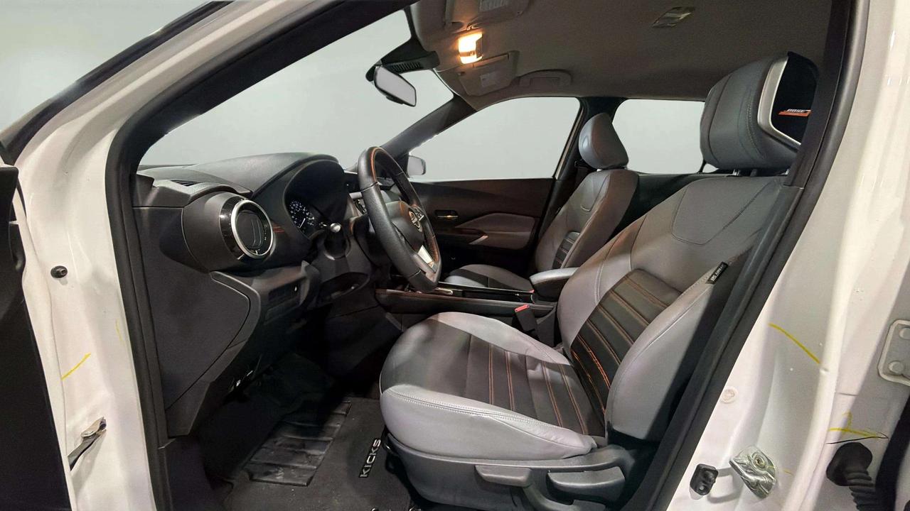 2024 Nissan Kicks SR| CLEAN CARFAX| BLIND SPOT| REMOTE START Photo