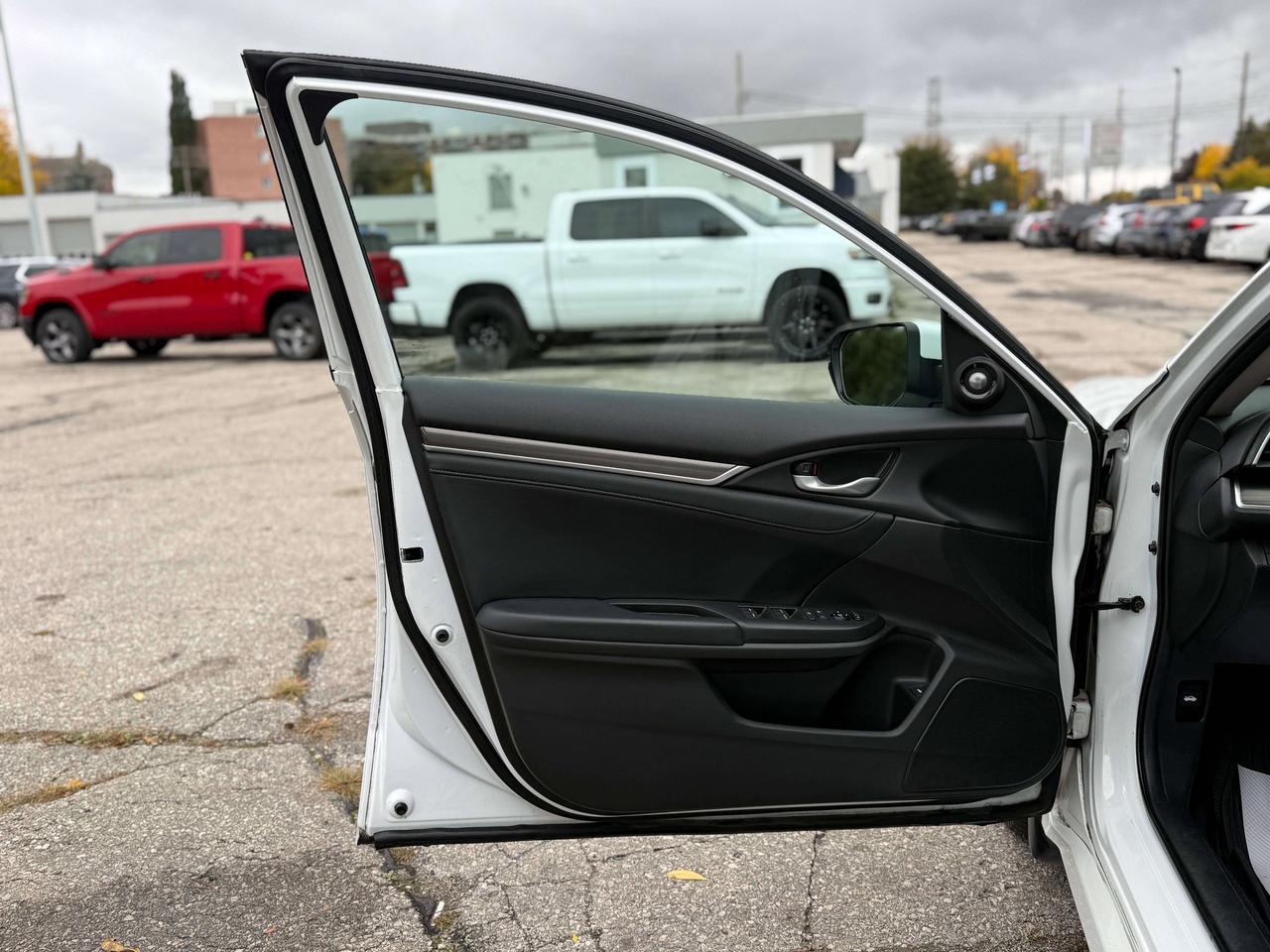 2020 Honda Civic Touring | NAVIGATION | SUNROOF | BLUETOOTH | Photo