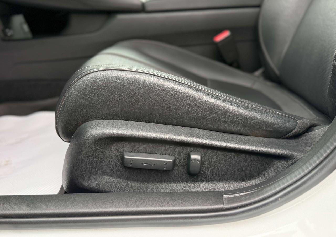 2020 Honda Civic Touring | NAVIGATION | SUNROOF | BLUETOOTH | Photo