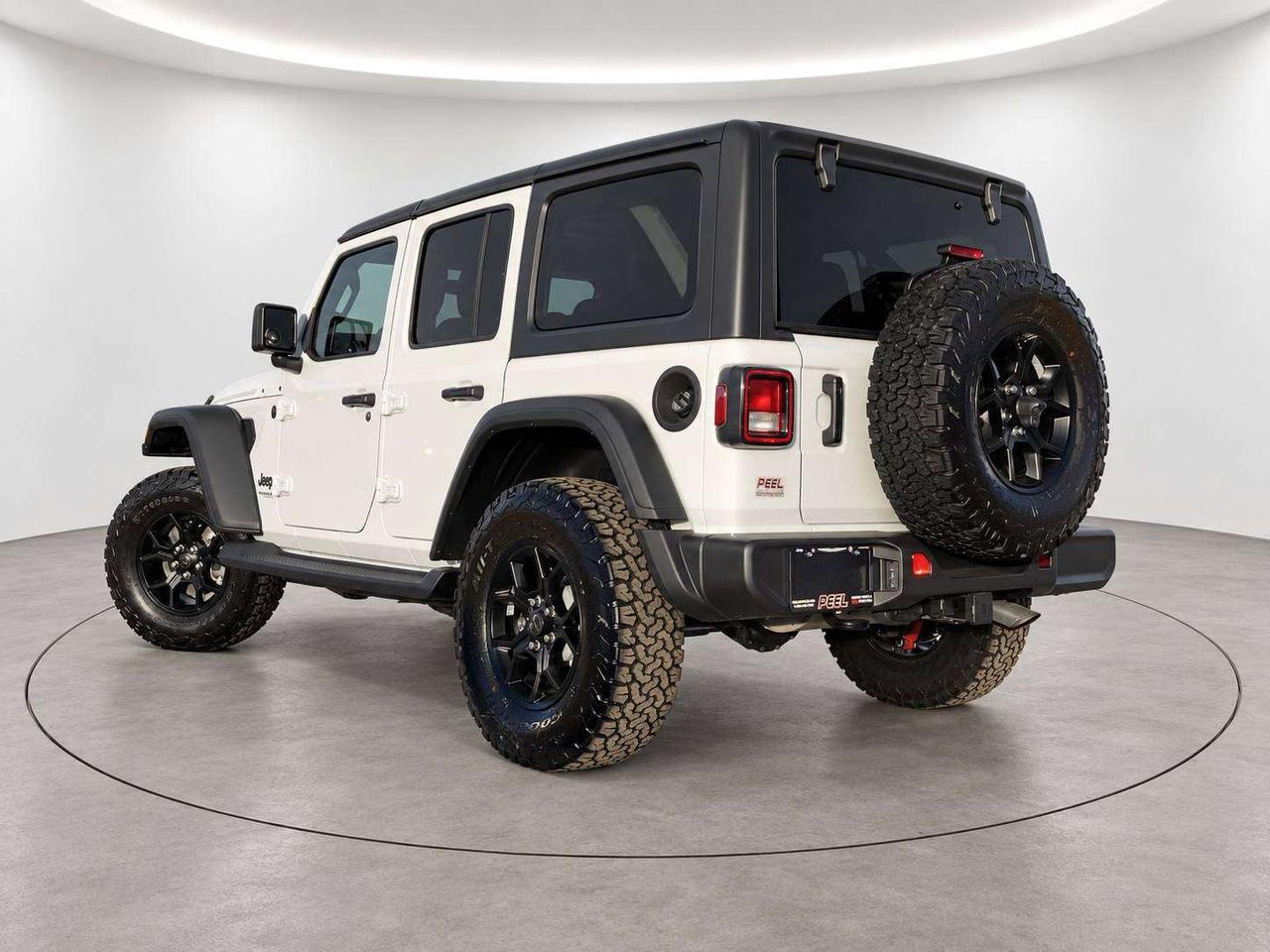 2026 Jeep Wrangler Willys 4Dr V6 | Power Dome Hood | LOW KM | 4X4 Photo3